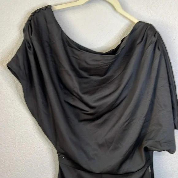 Elliatt Amari Satin Off The Shoulder Jumpsuit Size XS In Black - Picture 9 of 16